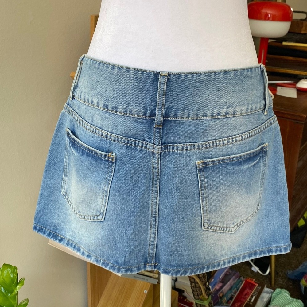 Light Wash‎ Micro Low Rise Denim Blue Mini Jean Skirt Large Y2K McBling Grunge - Picture 2 of 3